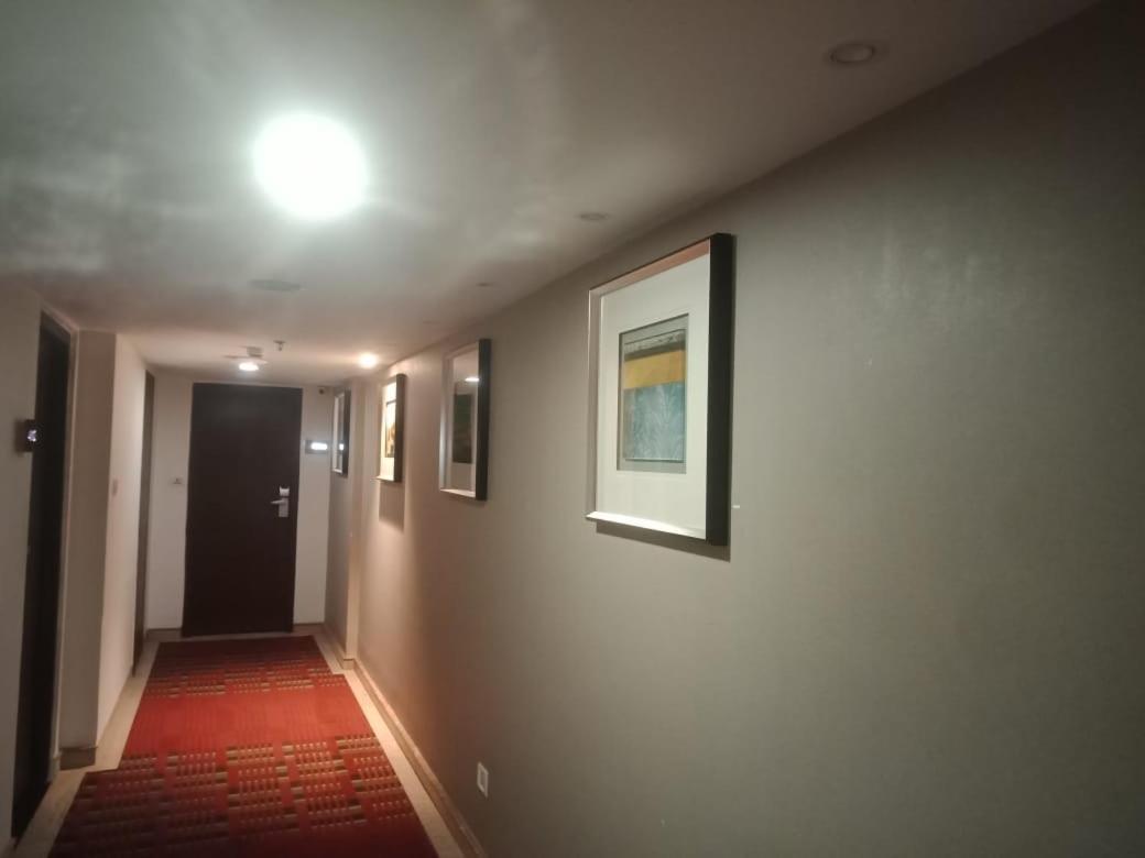 Blossom Rooms Hotel Vashishtha - Free Lunch Or Dinner- Free Breakfast Hyderabad Bagian luar foto
