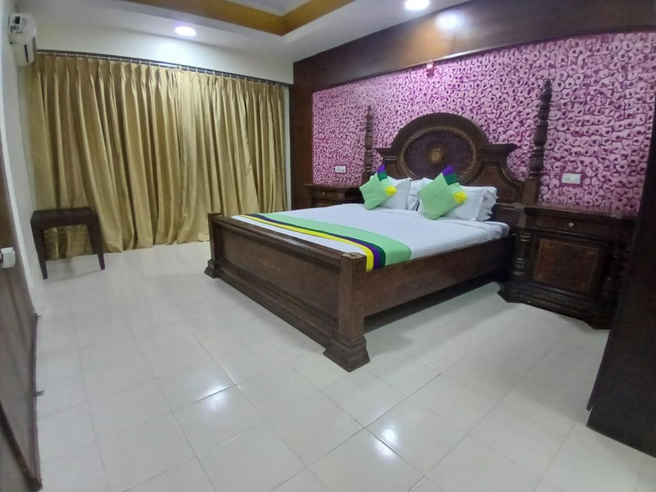 Blossom Rooms Hotel Vashishtha - Free Lunch Or Dinner- Free Breakfast Hyderabad Bagian luar foto