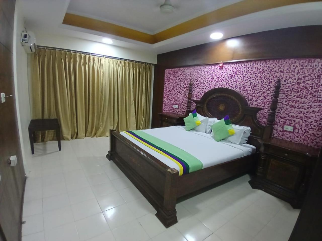 Blossom Rooms Hotel Vashishtha - Free Lunch Or Dinner- Free Breakfast Hyderabad Bagian luar foto